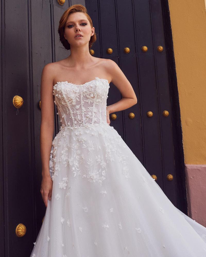 La23119 3d lace a line wedding dress with shoulder cape4
